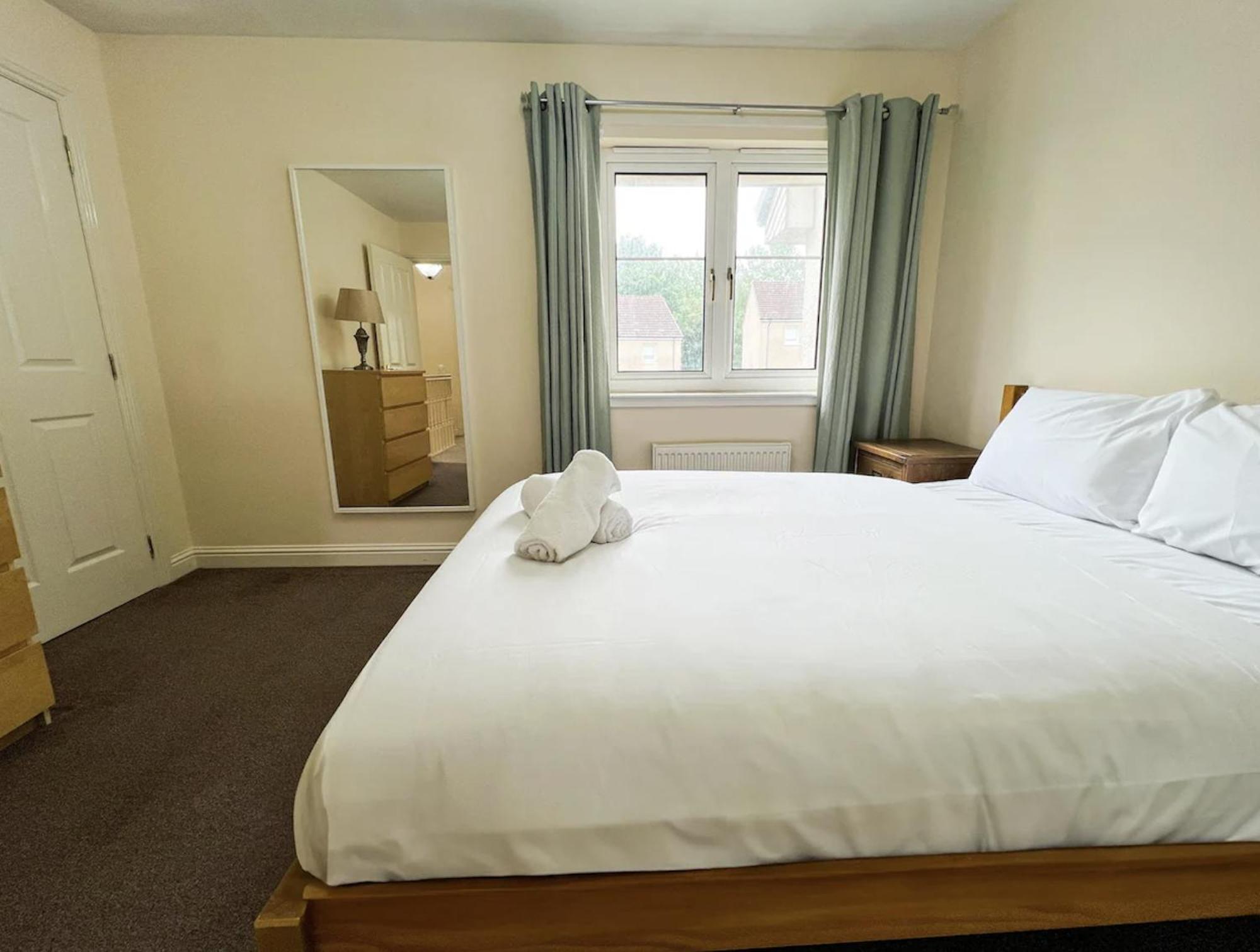 Glasgow Central - Entire House - Free Parking , Free Super Fast Wifi , Private Garden & Parking Security المظهر الخارجي الصورة