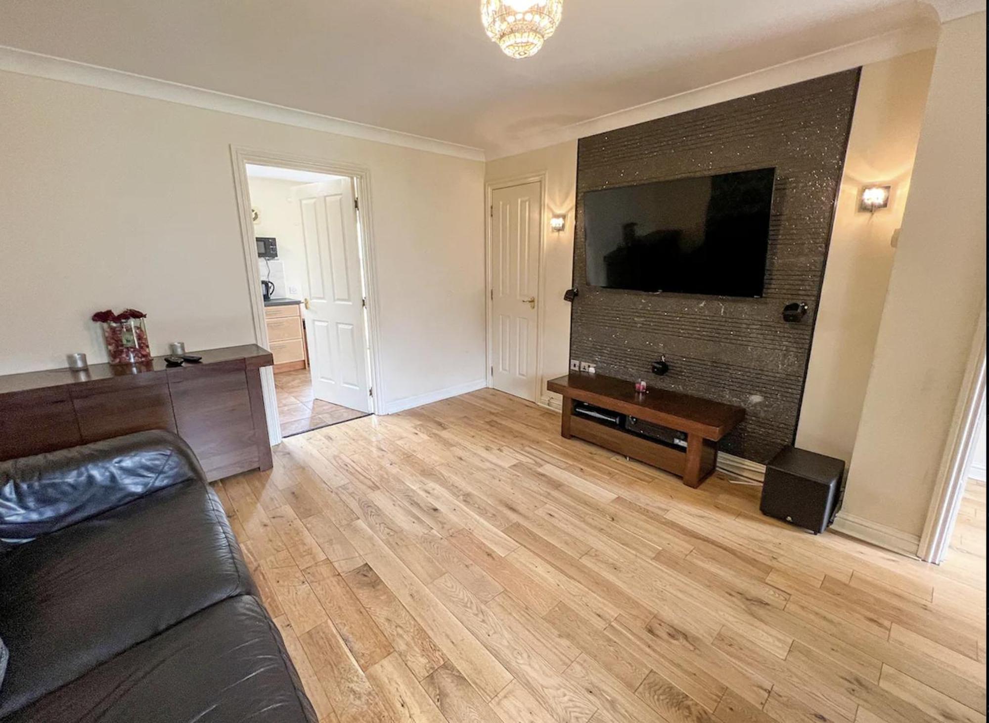 Glasgow Central - Entire House - Free Parking , Free Super Fast Wifi , Private Garden & Parking Security المظهر الخارجي الصورة