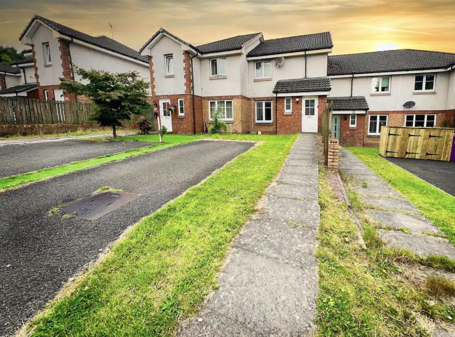 Glasgow Central - Entire House - Free Parking , Free Super Fast Wifi , Private Garden & Parking Security المظهر الخارجي الصورة