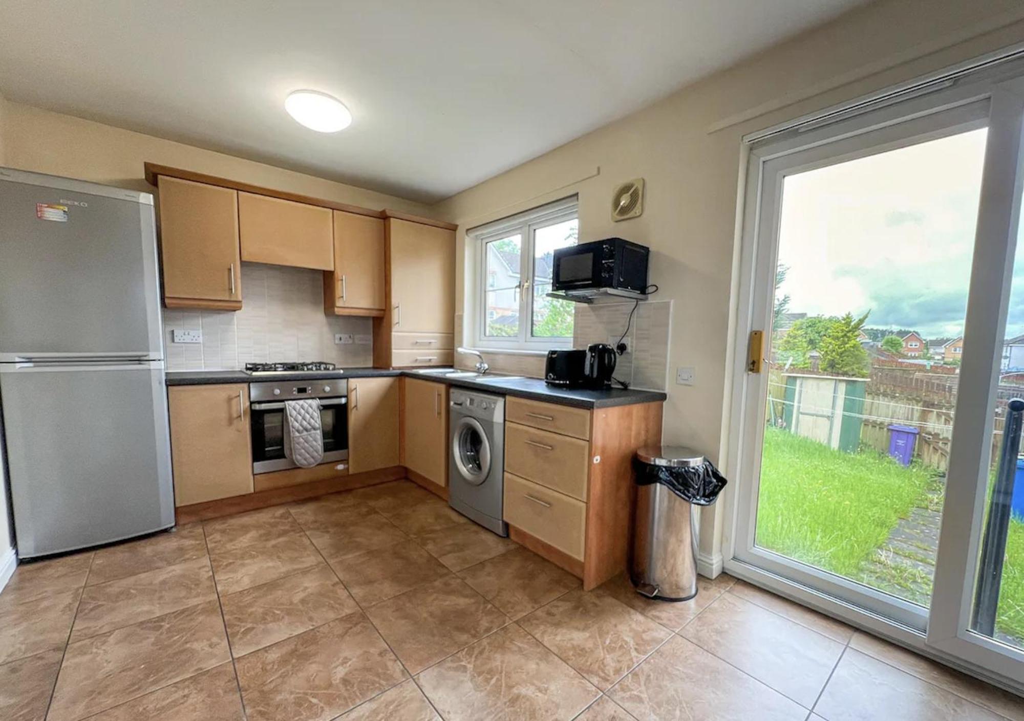 Glasgow Central - Entire House - Free Parking , Free Super Fast Wifi , Private Garden & Parking Security المظهر الخارجي الصورة