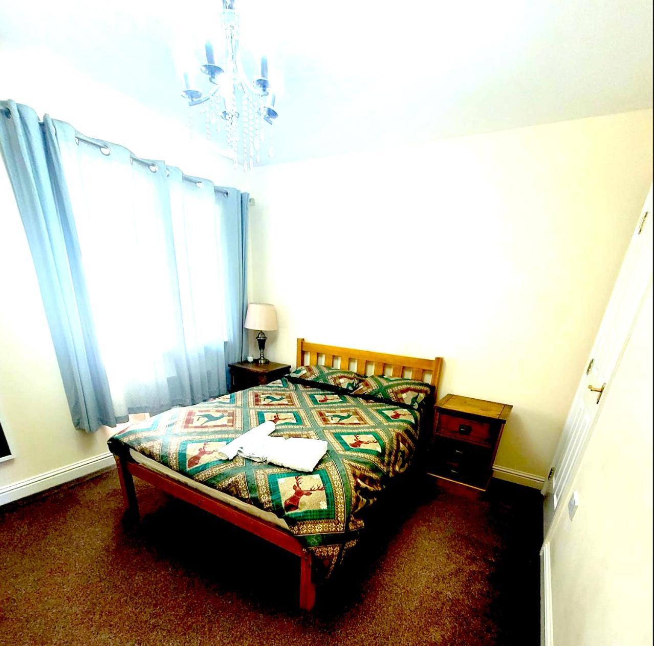 Glasgow Central - Entire House - Free Parking , Free Super Fast Wifi , Private Garden & Parking Security المظهر الخارجي الصورة