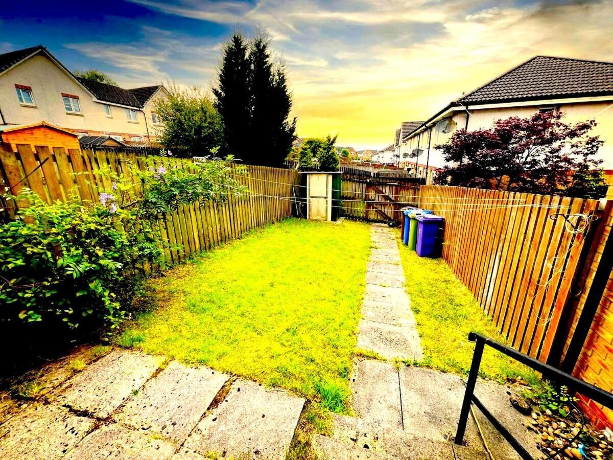 Glasgow Central - Entire House - Free Parking , Free Super Fast Wifi , Private Garden & Parking Security المظهر الخارجي الصورة